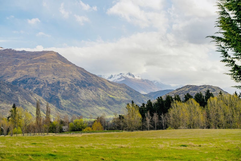 Prestige, Privacy & Panoramic Possibilities64513954301442114