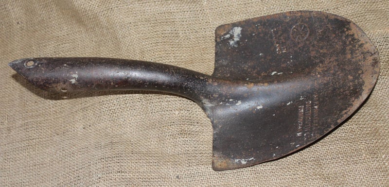 Old Parkes Wheel Brand Shovel Head (RB18) Carousel 1