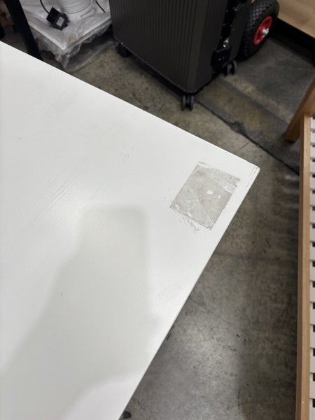 White dinnig table Carousel 2
