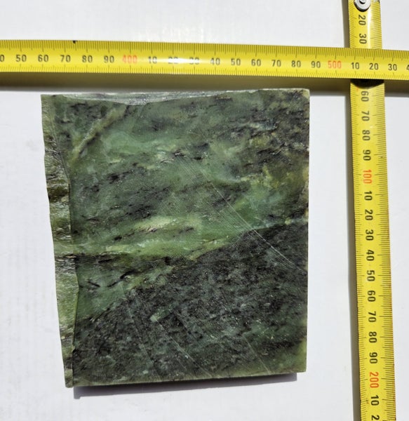 BEAUTIFUL POUNAMU CARVERS STONE 1.67lb Carousel 1