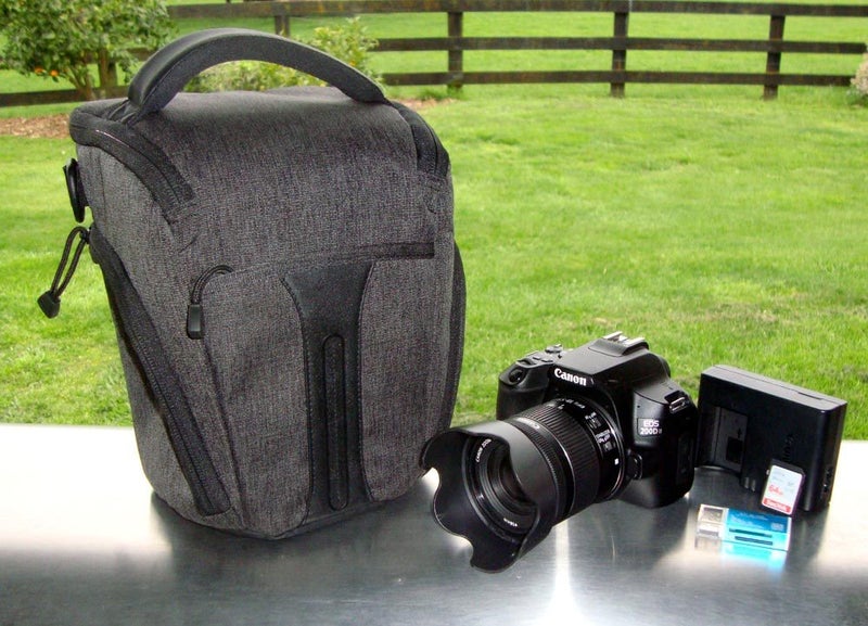 CANON 200D Mark 2- Latest Model - Like New Condition!64352650758401110