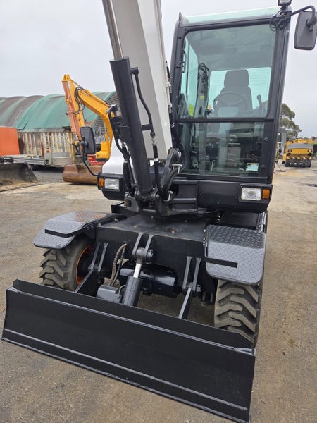 Bobcat E55W wheeled Excavator63996634393730114