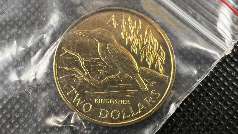 1993 New Zealand $2 Kingfisher - Uncirculated Coin - Lot F82 Carousel 1