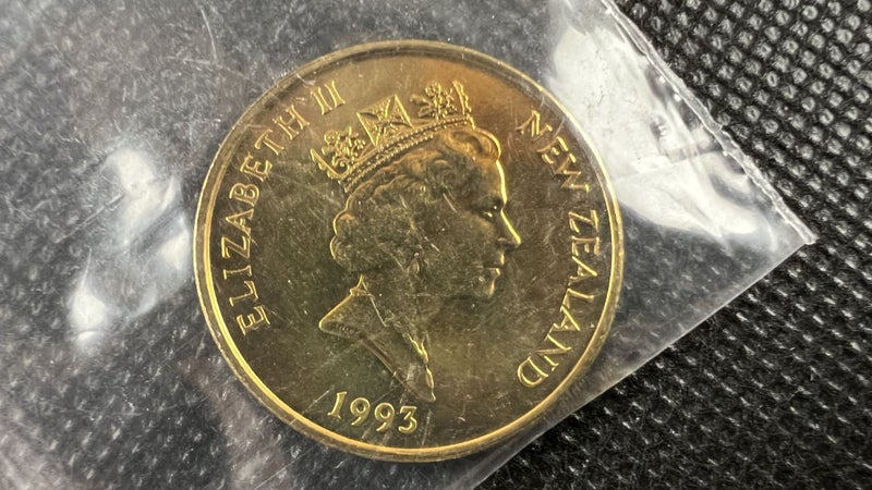 1993 New Zealand $2 Kingfisher - Uncirculated Coin - Lot F82 Carousel 2