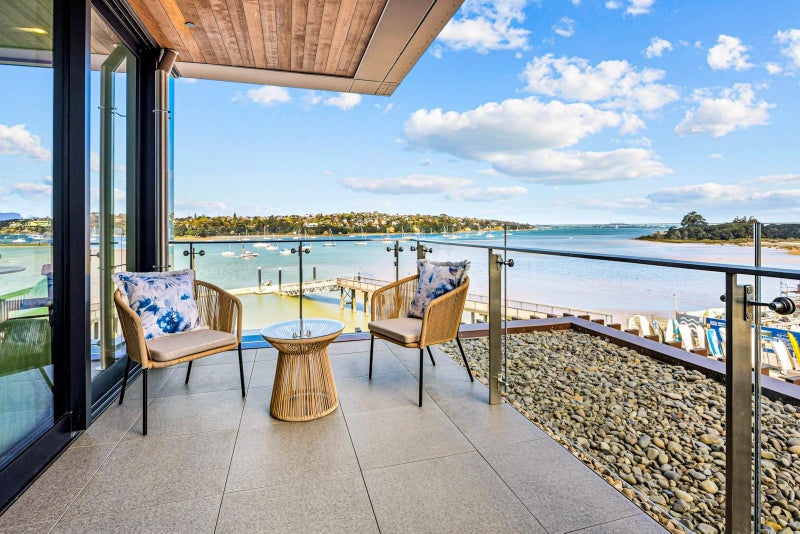 Harbourfront Perfection - Exceptional Value63997204832513111