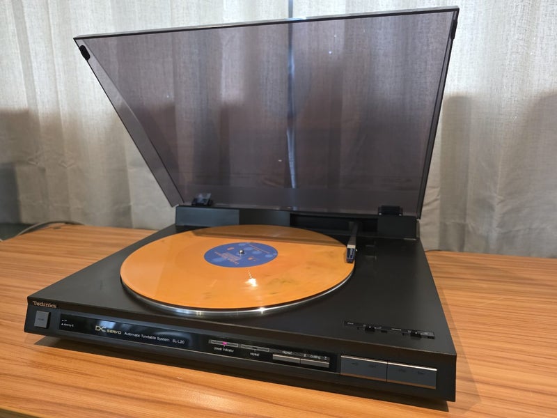Technics SL-L20 Automatic Turntable Carousel 1