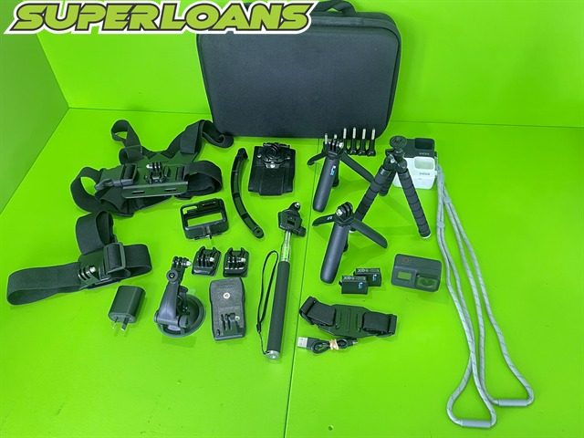 ** GOPRO HERO 7 BLACK + CASE + VARIOUS ACCESSORIES ** Carousel 1