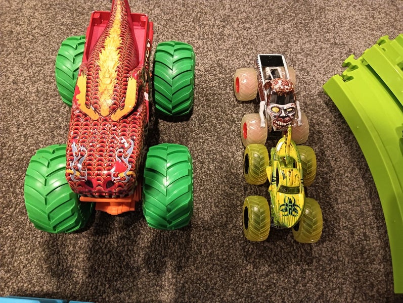 Cars, monster trucks and accessories Carousel 2