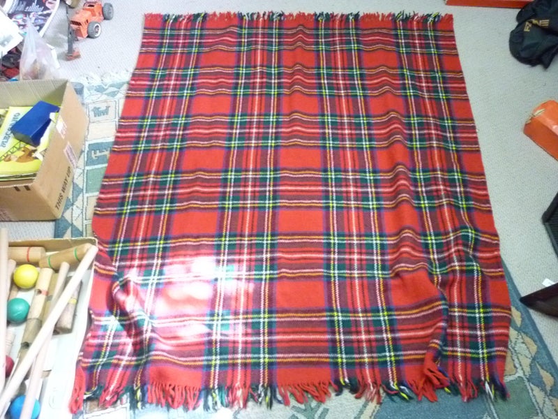 WOOL 100% NZ TRAVEL RUG. QUALITY/HEALTHY Carousel 1