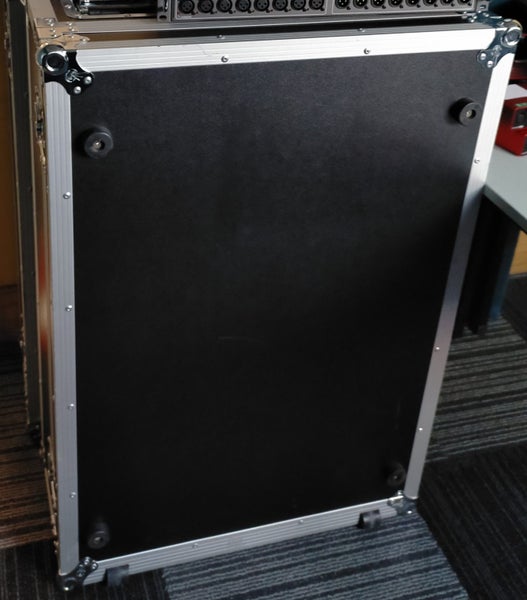 Behringer S16 Digital Stage Box - 16 Channel, Serial#77282 Carousel 1