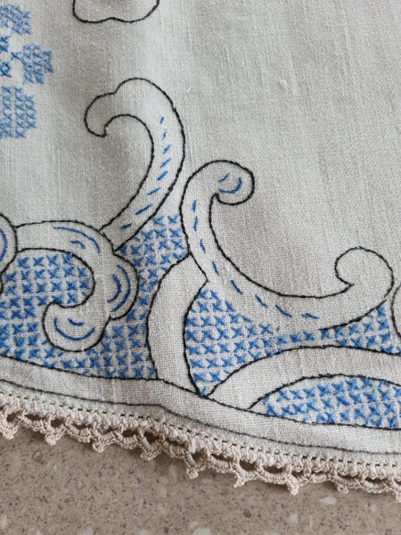 Vintage linens Carousel 1