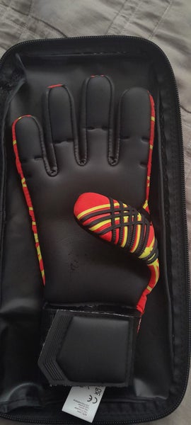 Uhlsport Fire Edition Absolutgrip Half-Negative Fit Goalkeeper Gloves Carousel 2