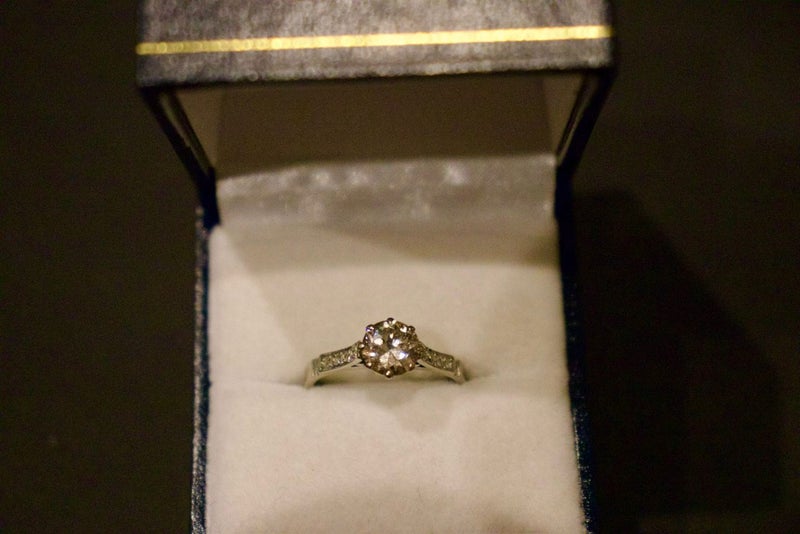 18ct White Gold Solitaire Diamond Ladies Ring Carousel 2