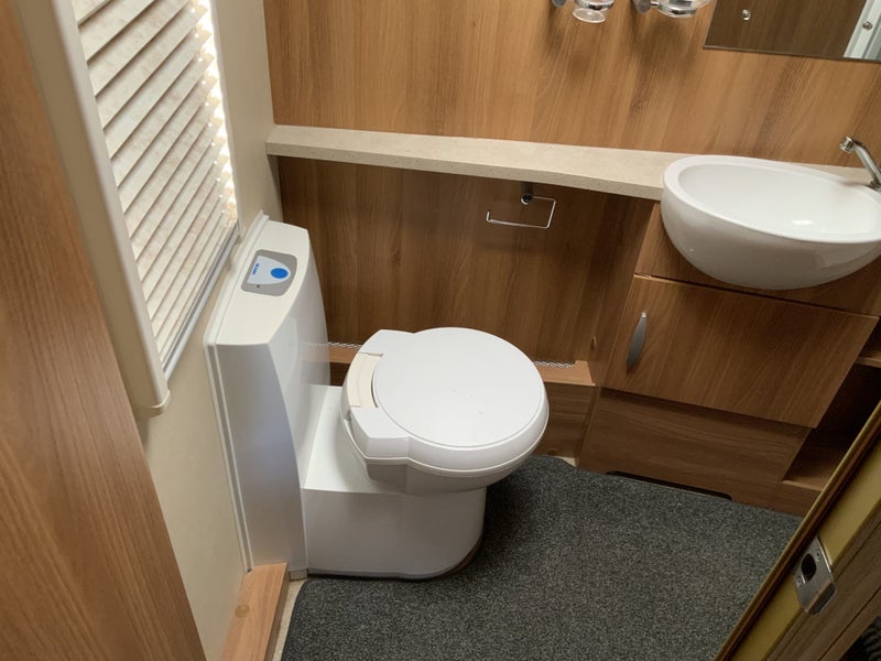 Swift Conquror 63063998239335938112