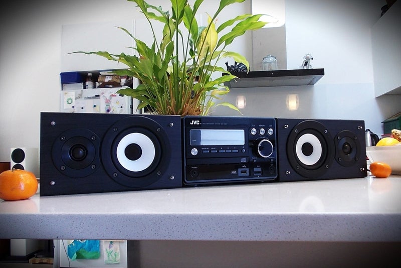 Beautiful STYLE, Great SOUND, JVC MICRO set RADIO+ CD+ SPKRS + REMOTE: all WORKS Carousel 2
