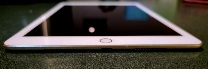 Apple iPad Pro A1673 - 9.7inch - iOS 16.7.10 - 32GB Carousel 2