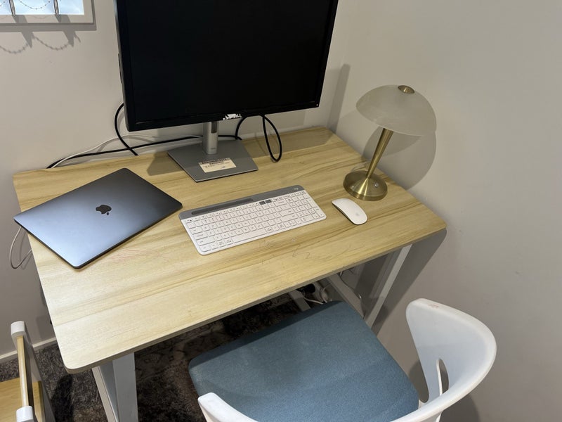 Work/study table and chair Carousel 2