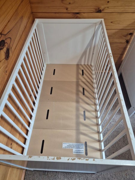 Mocka cot and mattress Carousel 2