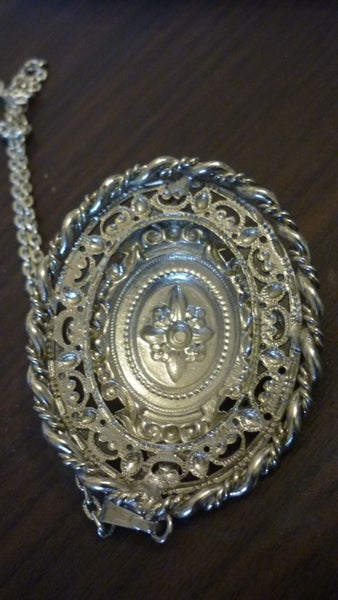ORNATE SILVER PENDANT Carousel 3