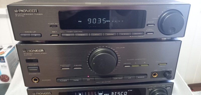 Pioneer Midi System P710 Early 90's - Parts or fix (Bad Hum - Earth Issue?) Carousel 2