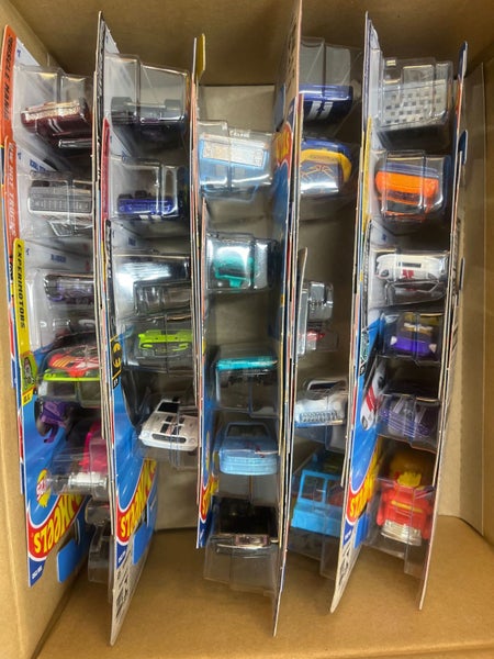 Hot Wheels basic car x 1 Carousel 2