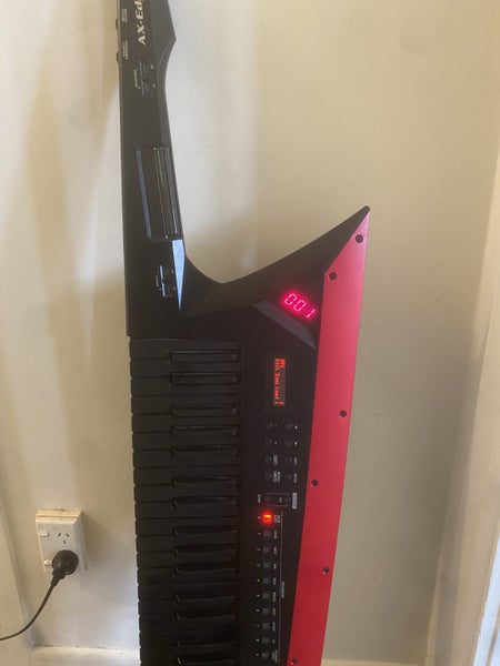 ROLAND AX EDGE KEYTAR SYNTH 49 KEY - BLACK64006822198274111