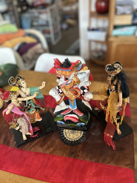Set of. Vintage Ramayana figures Indonesian wooden Carousel 1