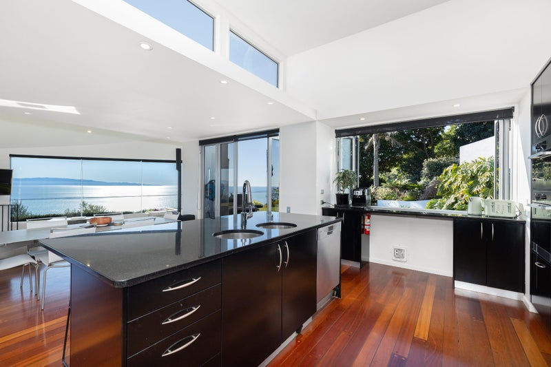 Elevated Position, Exceptional Bay Views64006972452610113