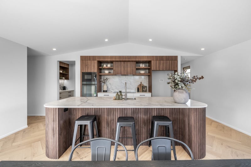 Excellence in Every Detail64007456104706111