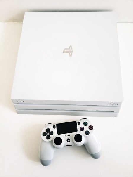 PS4 Pro 1TB Console / Playstation 4 / PS4 GC Carousel 1