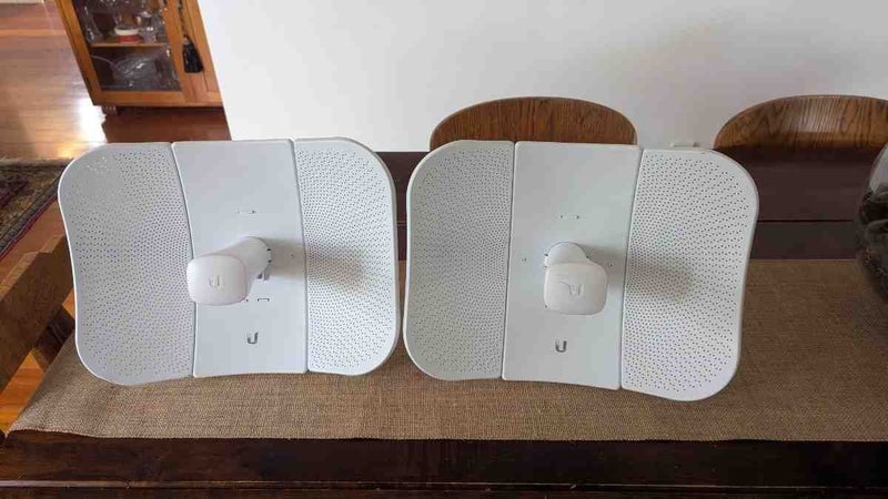 Ubiquiti LiteBeam LBE-5AC-Gen2 Carousel 1