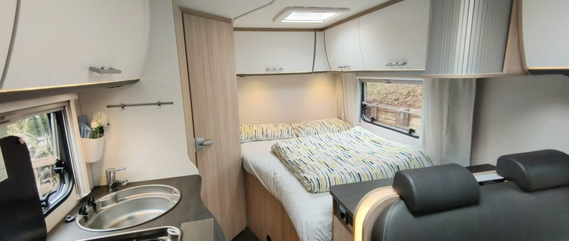 Sunlight T58 Automatic. 2019. Compact, Fixed bed64007695704321113