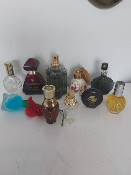 10 vintage perfume bottles Carousel 1