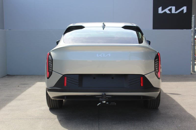 2025 Kia EV4 Light Long Range 2WD64008507016067113