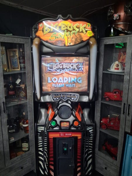 Big Buck Safari Arcade Machine Carousel 1
