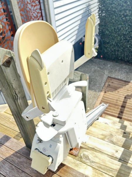 ACORN exterior stair lift Carousel 2