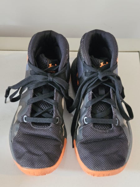 Under Armour Youth Basketball Shoes – Size 5Y (EUR 37.5 / UK 4.5) Carousel 2