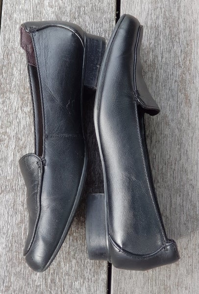 Clarks Artisan Comfortable Black Leather Loafers - Size 42 = 10.5 - Narrower Fit Carousel 2