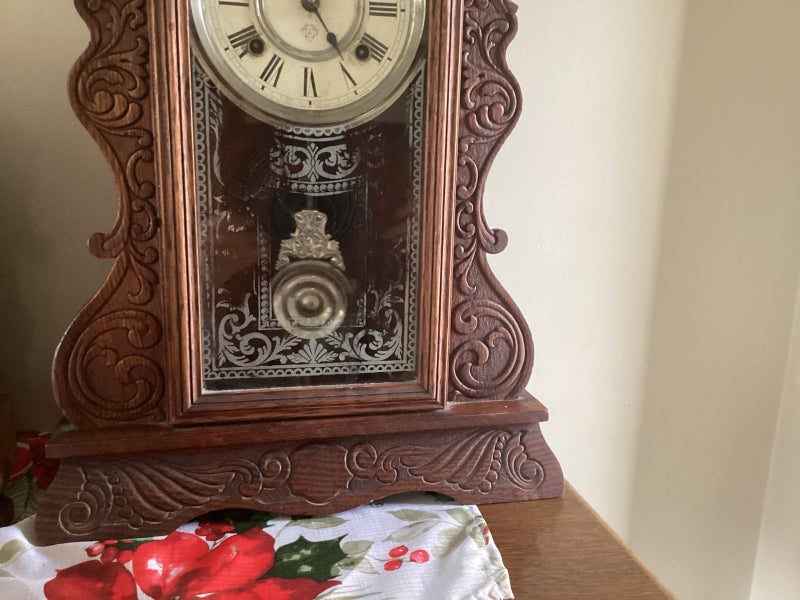 Ansonia antique Gingerbread Mantel clock running with key Carousel 2