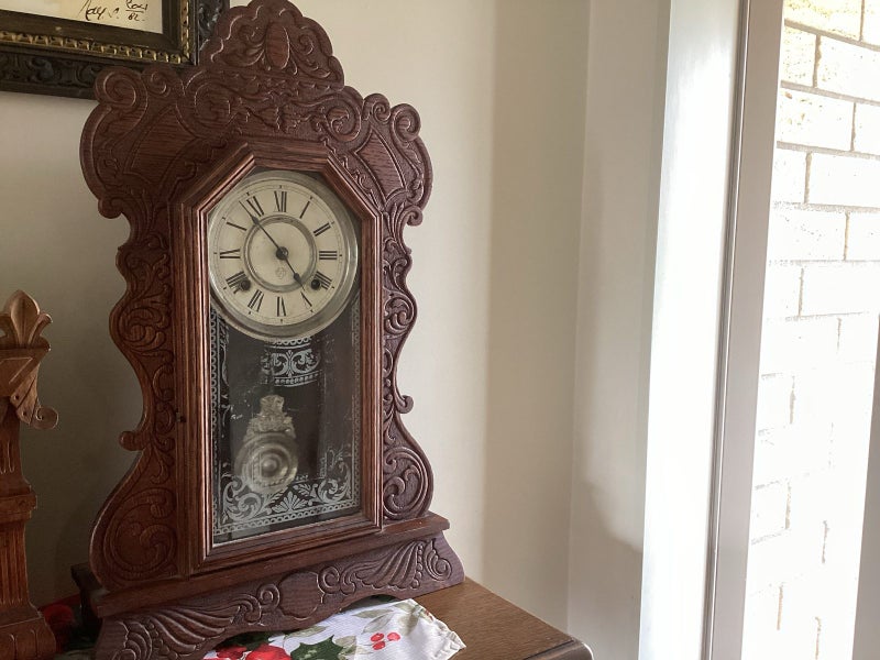 Ansonia antique Gingerbread Mantel clock running with key Carousel 1