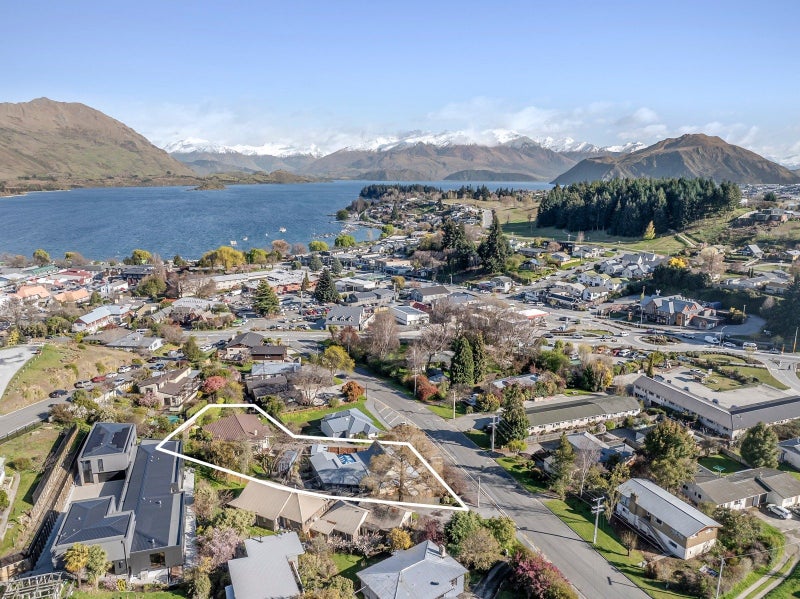 Image 2 of 24