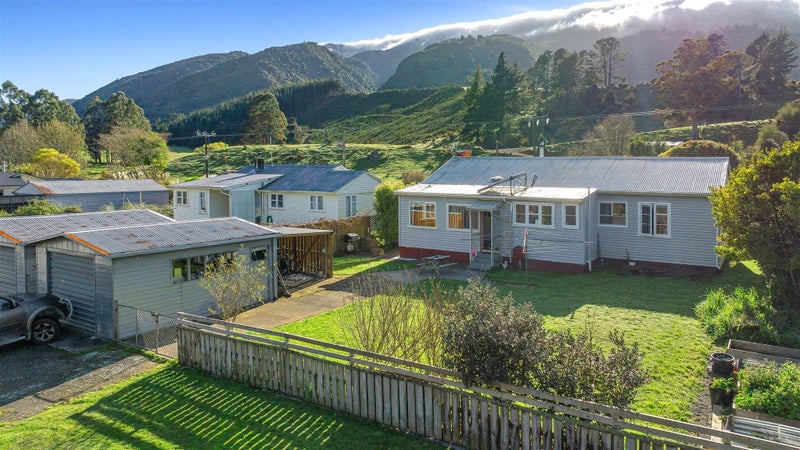 Jump on the property ladder64009223889026110