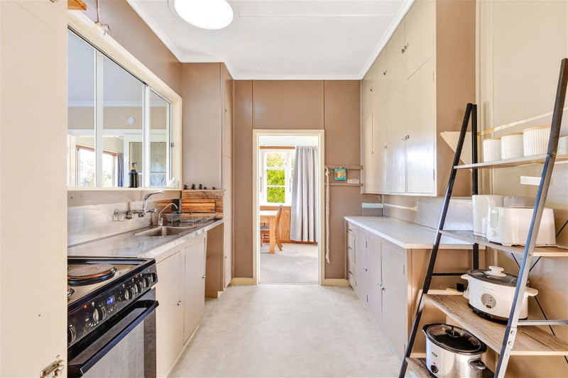 Jump on the property ladder64009223889026112