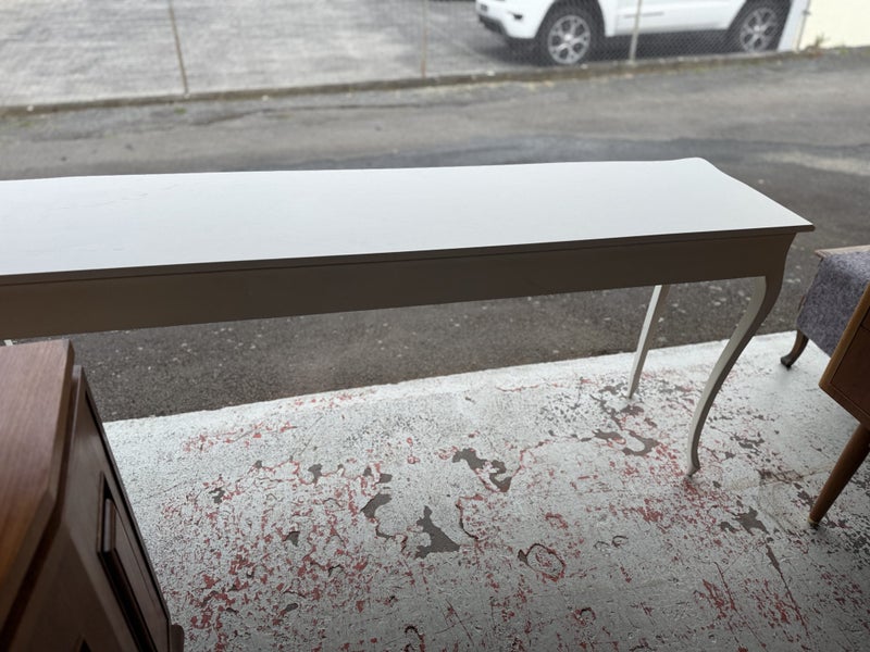 A Quality Extra Long French Provincial Style Console Table Carousel 20