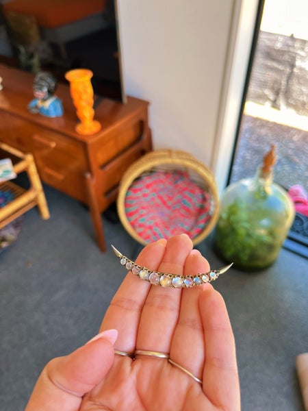 Antique Victorian Moonstone Silver Crescent Moon Brooch Carousel 1