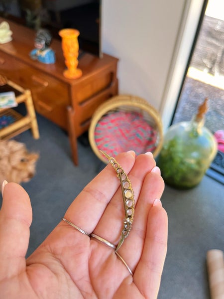 Antique Victorian Moonstone Silver Crescent Moon Brooch Carousel 3