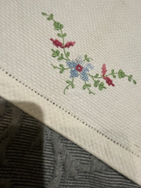 A lovely little vintage embroidered Huckaback hand Cloth Carousel 2