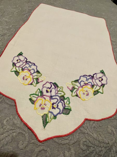 A sweet little hand embroidered Vintage Linen Cloth- Pansies Carousel 1