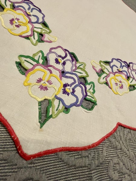 A sweet little hand embroidered Vintage Linen Cloth- Pansies Carousel 2