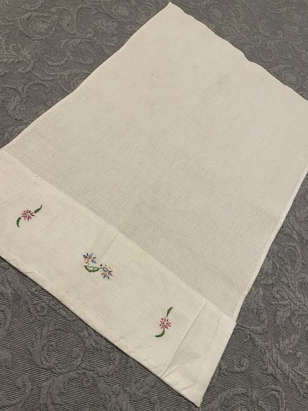 A lovely little vintage embroidered Huckaback hand Cloth Carousel 1
